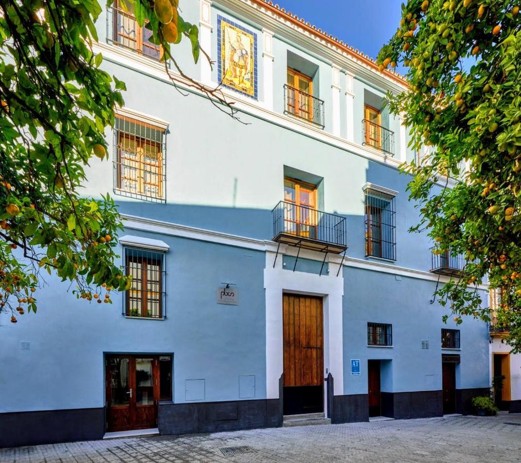 Palacio Del Siglo XVII Frente A Los Jardines De Murillo Seville Exterior photo